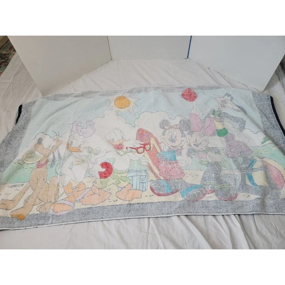 Vintage Disney Mickey Mouse Beach Towel Treasure Island Florida Minnie Donald‎